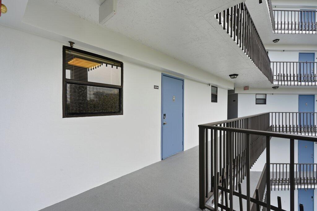 4640 Lucerne Lakes Boulevard W #404, Lake Worth, Floride 33467, États-Unis