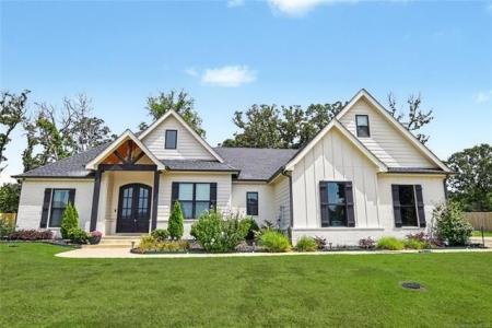 16625 W Sierra Circle, Tahlequah, Oklahoma 74464, USA