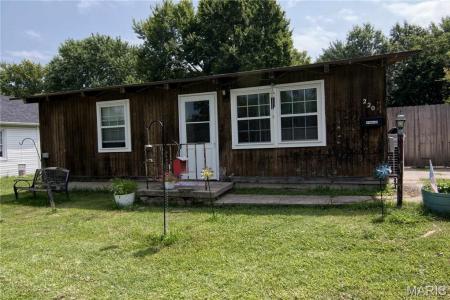 220 N Olive Street, Marshfield, Missouri 65706, USA
