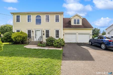 48 Chatfield Drive, West Hartford, Connecticut 06110, USA