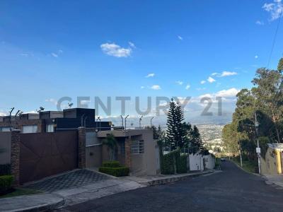 san juan de cumbaya ,Angel Rojas y Juan León Mera ,conjunto Monte Piedra sn, Quito, Pichincha 00001, Ecuador