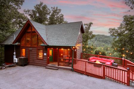 1742 Pulaski Lane, Sevierville, Tennessee 37862, USA