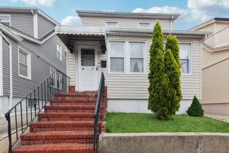 46-27 Robinson Street, Flushing, New York 11355, USA