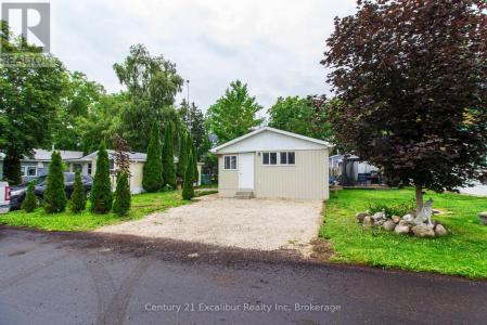 422 PINE PASS ROAD NORTH, Centre Wellington, Ontario N1M 2W5, Canada