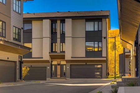 1453 NAA DRIVE SW, Calgary, Alberta T3H 6H7, Canada