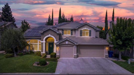 10283 N Sterling Lane, Fresno, California 93730, USA