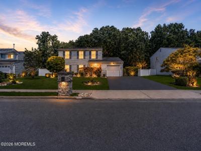 8 Honeysuckle Way, Howell, New Jersey 07731, USA