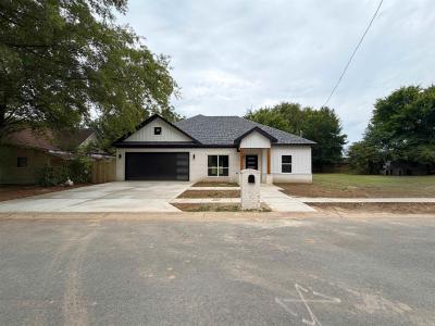 611 1/2 Walnut Street, Conway, Arkansas 72032, USA