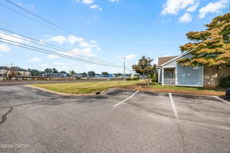 382 CARRIAGE HOUSE DRIVE STE E, JACKSON, Теннесси 38305, Соединенные Штаты