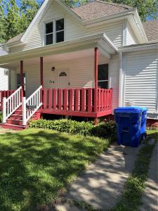 319 NW 2nd Street, Oelwein, Iowa 50662, USA