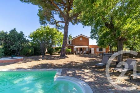 Pezenas, Languedoc-Roussillon 34120, France