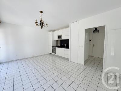 Suresnes, Île-de-France 92150, France