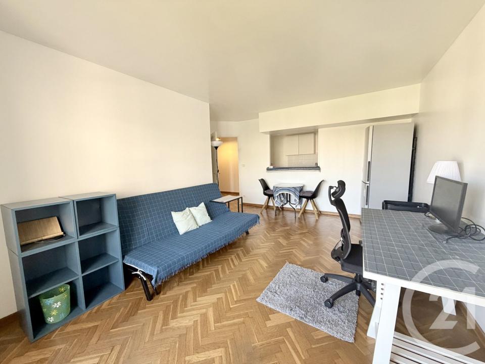 Suresnes, Île-de-France 92150, France