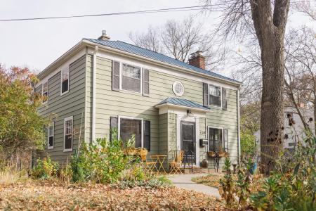 530 Forest Glen Street, Ames, Iowa 50014, USA