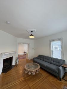37 Madison , #1, Somerville, Massachusetts 02143, USA