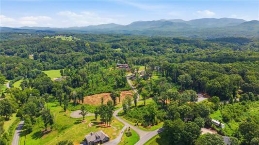 17 Mystic Drive, Ellijay, Georgia 30540, USA