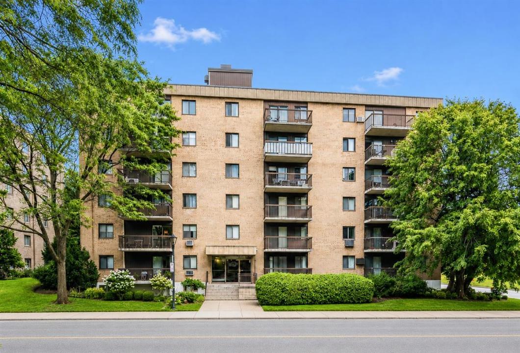 1600 Rue Louis-Carrier, Montréal (Ahuntsic-Cartierville), 魁北克省 H4N 2Z1, 加拿大