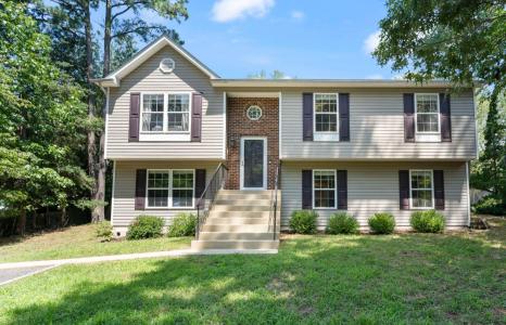 1126 Stagecoach Trail, Lusby, Maryland 20657, USA
