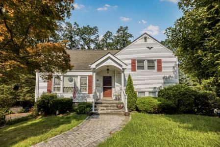 33 Dexter Road, Yonkers, New York 10710, USA