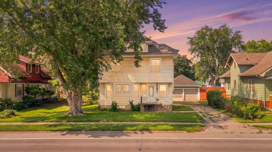 620 E  Washington St., Washington, Iowa 52353, USA
