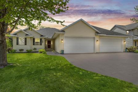 3219 E Fallcreek Lane, Appleton, Wisconsin 54913, USA
