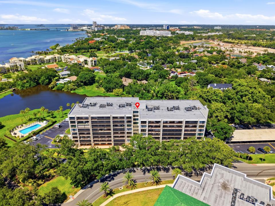 220 Belleview Blvd. #207, Belleair, Florida 33756, Stati Uniti