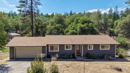 19011 Siesta Drive, Penn Valley, California 95946, USA