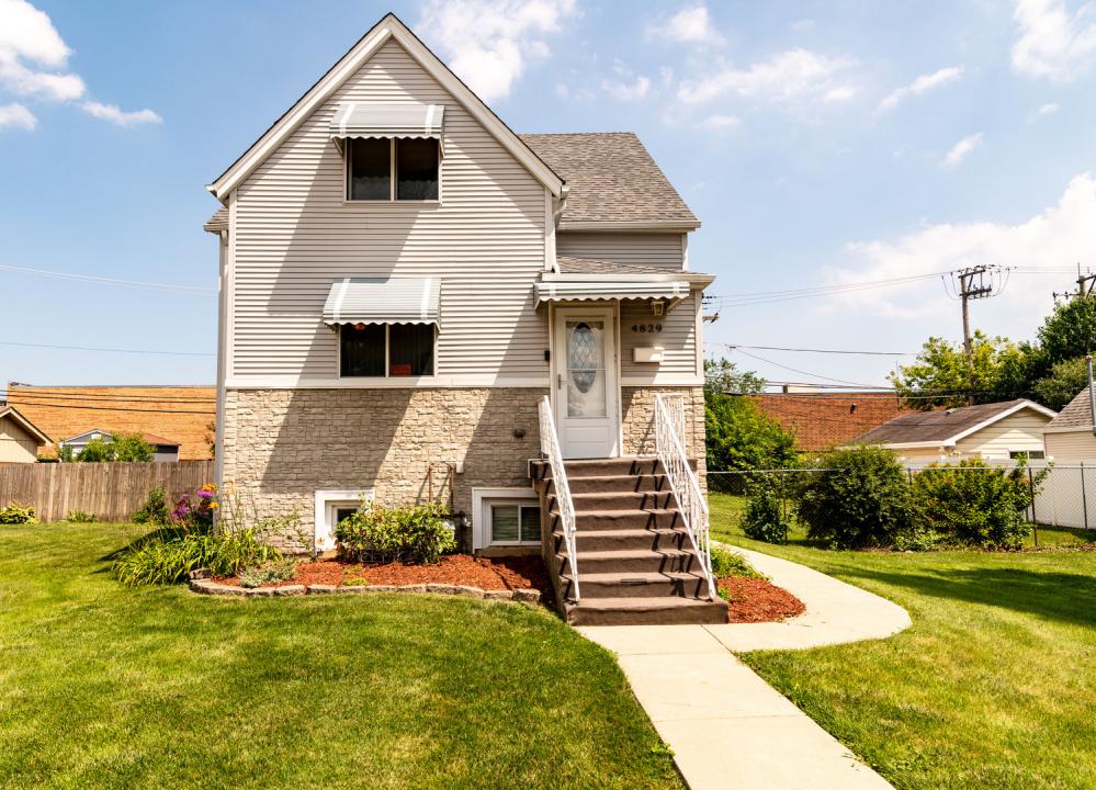4829 Forster Avenue, Schiller Park, Illinois 60176, Estados Unidos