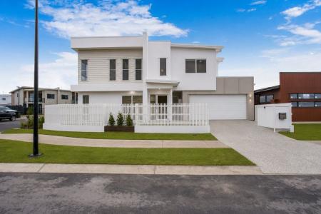 2/8 Conifer Crescent, Palmview, QLD 4553, Australia