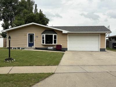 1704 5th Ave SW, Minot, North Dakota 58701, USA