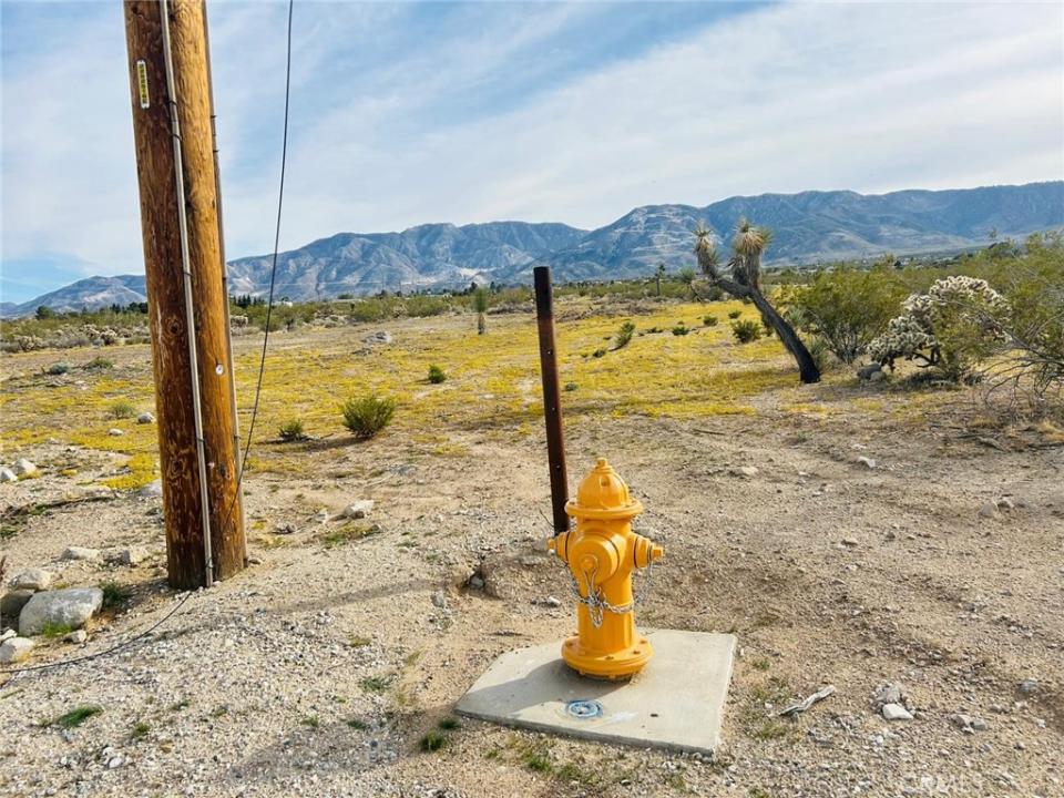32 Amber, Lucerne Valley, California 92356, Stati Uniti