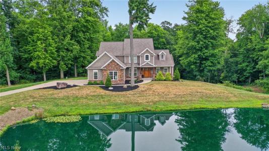 9609 Cliffview Nw Street, Clinton, Ohio 44216, USA