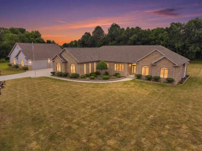 6100 Sunnys Way, Imlay City, Michigan 48444, USA