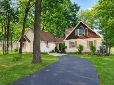 9592 Fawn Lake Drive, Canadian Lakes, Michigan 49346, États-Unis