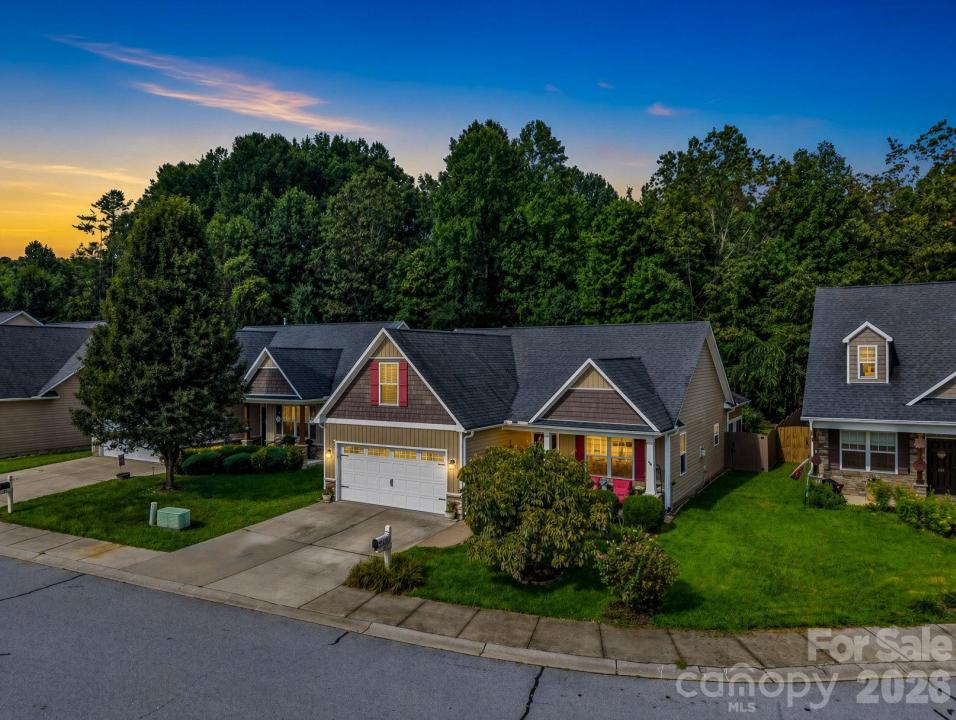 93 Foxtail Court, Hendersonville, North Carolina 28792, USA