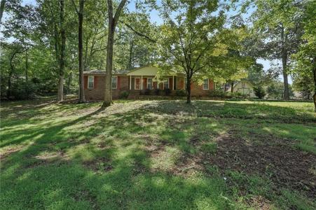 1025 Greenwood Acres Drive, Cumming, Georgia 30040, USA