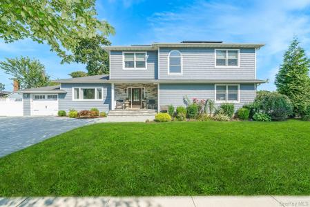 1989 Corral Path, Seaford, New York 11783, USA