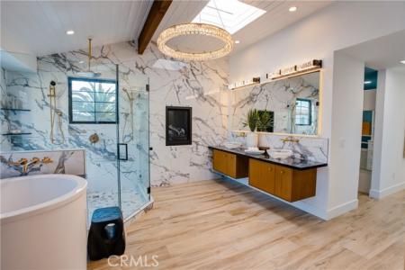 227 18th Street, Huntington Beach, California 92648, USA