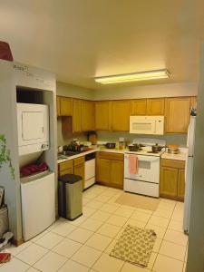 10524 S Pulaski Road #3SE, Oak Lawn, Illinois 60453, Stati Uniti
