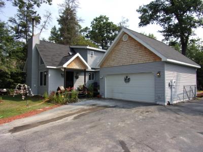 11351 Burton Way, Roscommon, Michigan 48653, USA