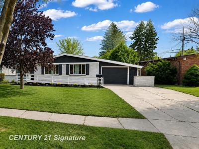 2003 Carman, Saginaw, Michigan 48602, USA