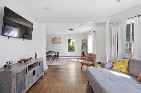 59 Bourne Avenue, East Providence, Rhode Island 02916, USA