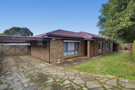 12 Valleyview Crescent, Hackham West, SA 5163, Australia