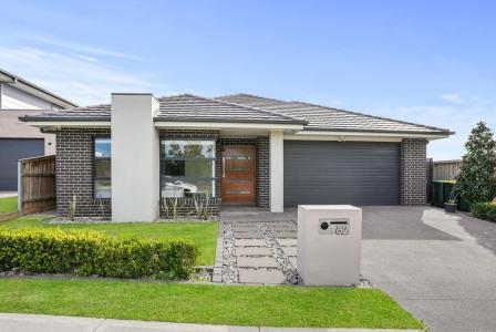 82 Silvester Way, Gledswood Hills, NSW 2557, Australien