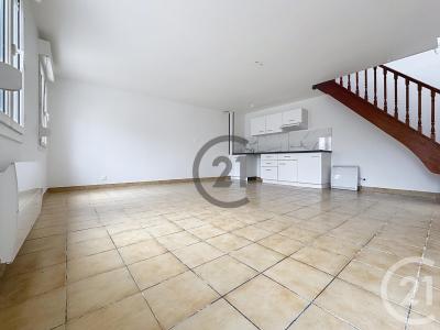 Sens, Bourgogne 89100, France