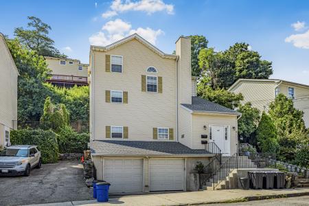 239 Mary Lou Avenue, Yonkers, New York 10703, USA