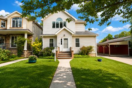 104 Hillcrest Street, Staten Island, New York 10308, USA
