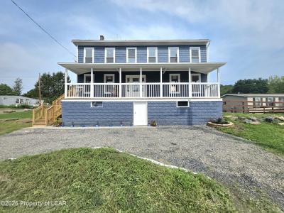 593 Old 209 Road, Tamaqua, Pennsylvania 18252, USA