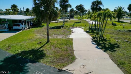 13661 Catbird Drive, Fort Myers, Florida 33908