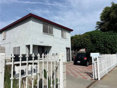 1237 E 28th, Los Angeles, California 90011, USA